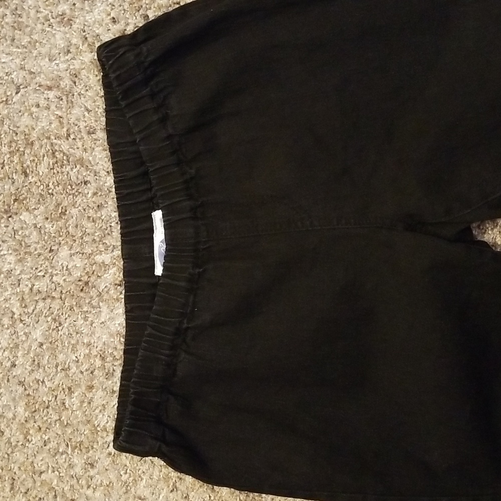 DG2 Capris - Picture 3 of 5